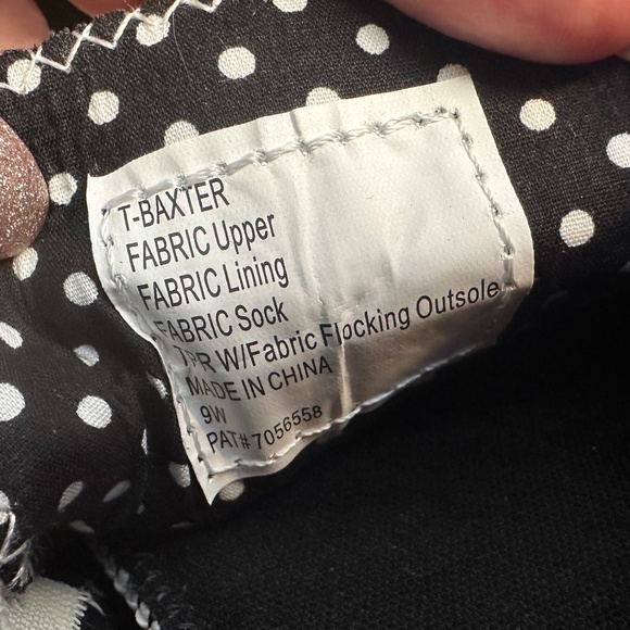 Betsey Johnson White Tattoo Ruched Sneaker (WW) - Size 9W - Picture 8 of 8